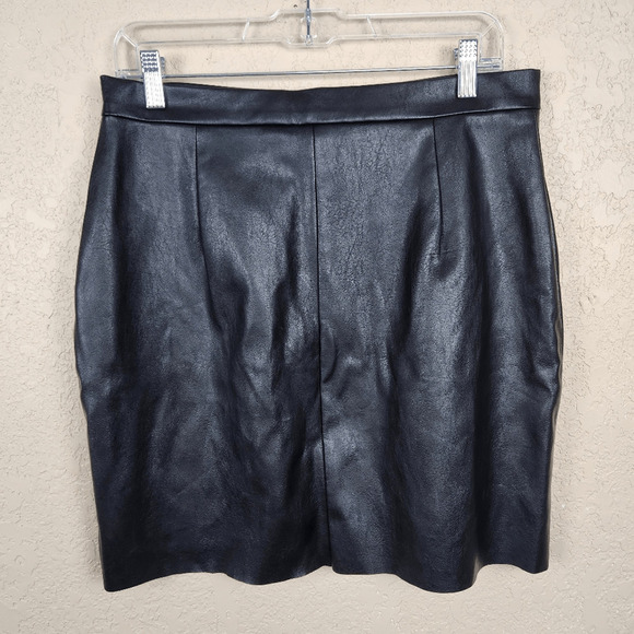 BISHOP + YOUNG Black Faux Leather Mini Skirt w/Zipper Large (3514) - Picture 1 of 5